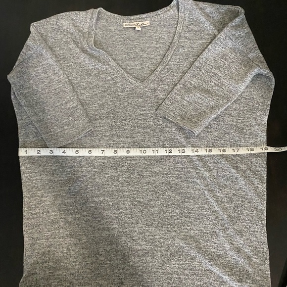 Express Grey Lightweight Short Sleeve Sweater - Picture 5 of 6